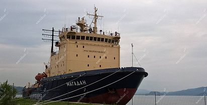 Поставка и ввод в эксплуатацию антенной системы Sailor 900 VSAT на ледоколе "Магадан" для ФГУП "Росморпорт"